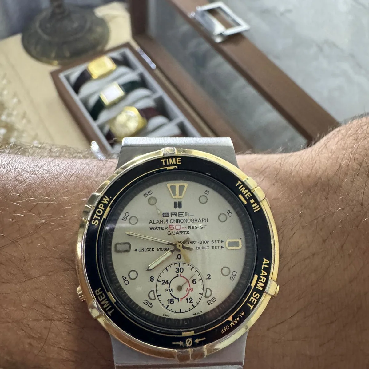 chronographe vintage Breil Cruiser (ou Breil Wide) 50M Resist) datant du début des années 1990.