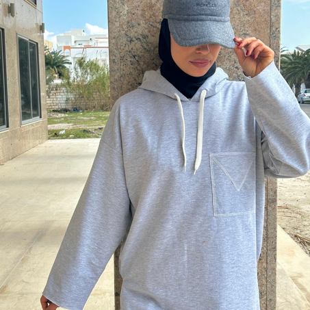 tenue de sport gris claire