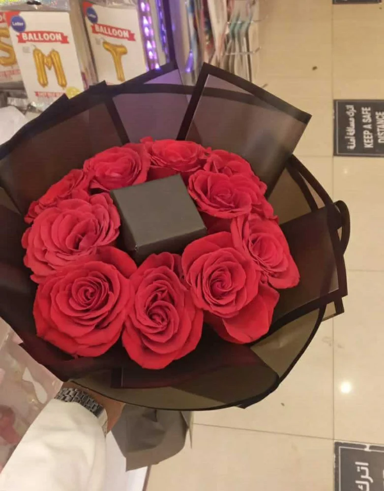 باقة ورد حمراء