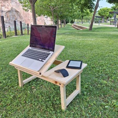 طاولة خشبية ذكية