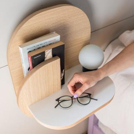 Table de chevet suspendue : style et fonctionnalité