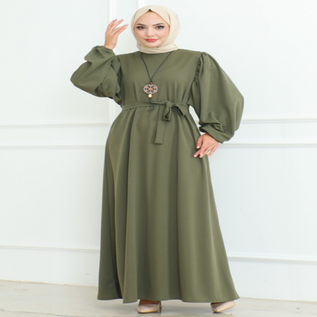 فستان محتشم بأكمام واسعة وحزام خصر