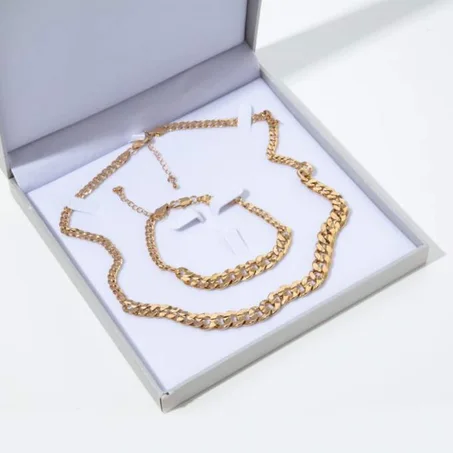 الطاقم النسائي الأكثر طلبا +عطر بالمجان