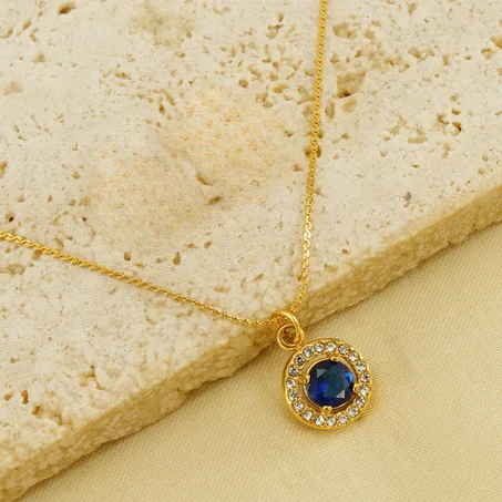 Collier en acier inoxydable et zircon européen et américain