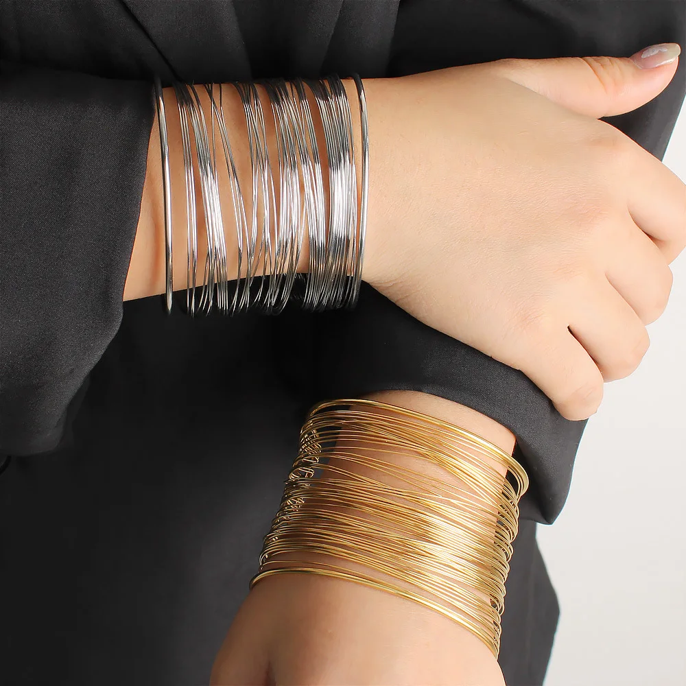 créatif et extravagant à plusieurs niveaux