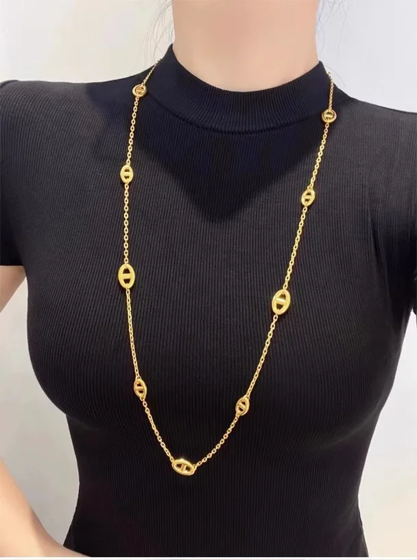 chaîne de clavicule tendance et sophistiquée