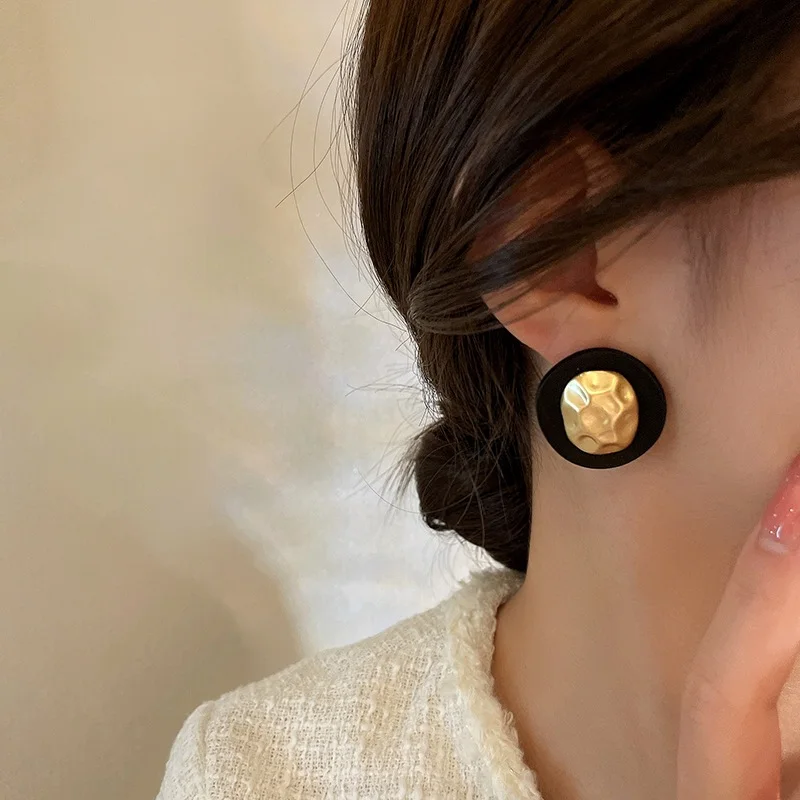 anneaux en or irrégulier