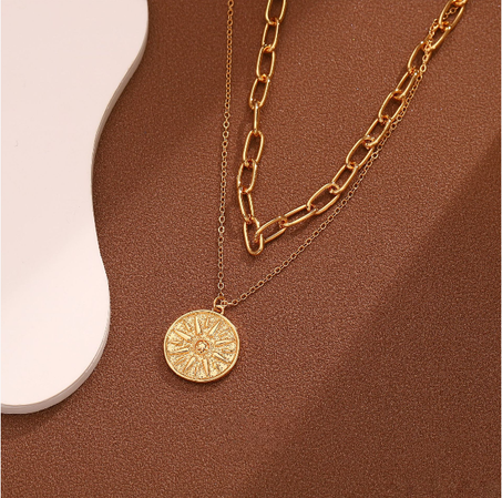 Collier au style moderne et vintage