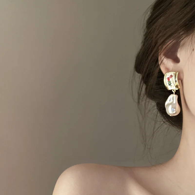 P.R- Boucles d'oreilles florales antiques avec perle