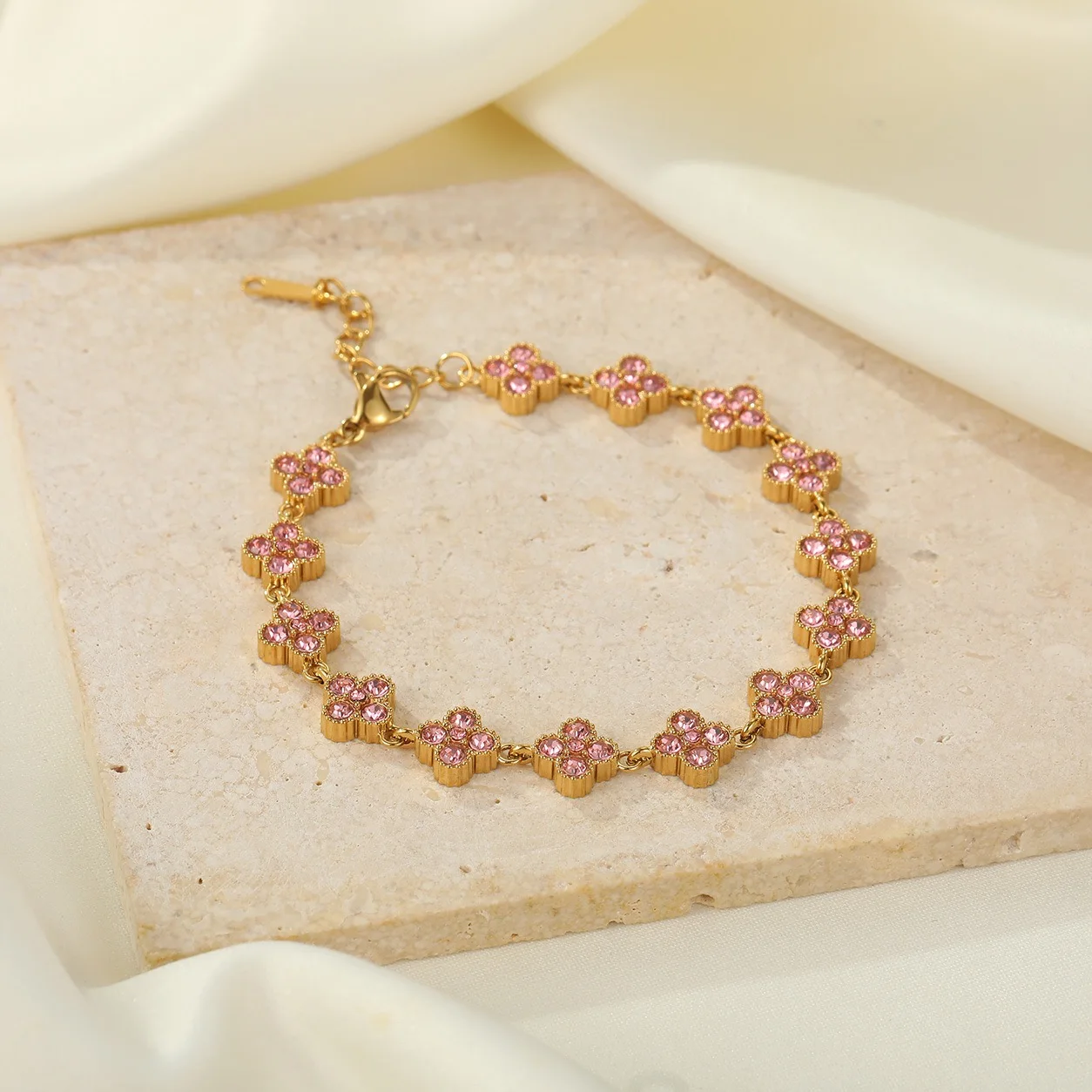 Bracelet en acier inoxydable vert à quatre feuilles en forme de trèfle