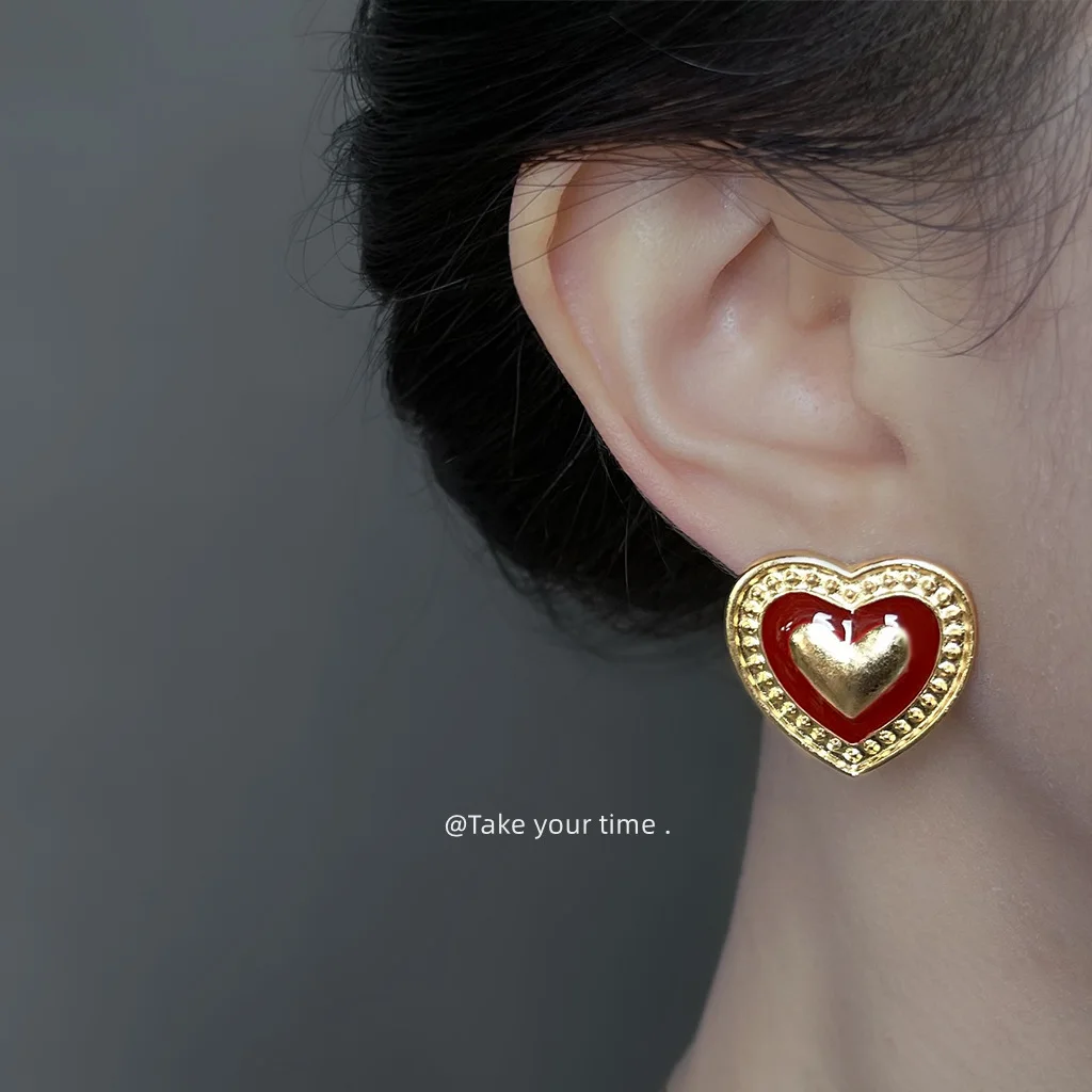R-  Boucles d'oreilles cœur rouge dans le style vintage de Hong Kong