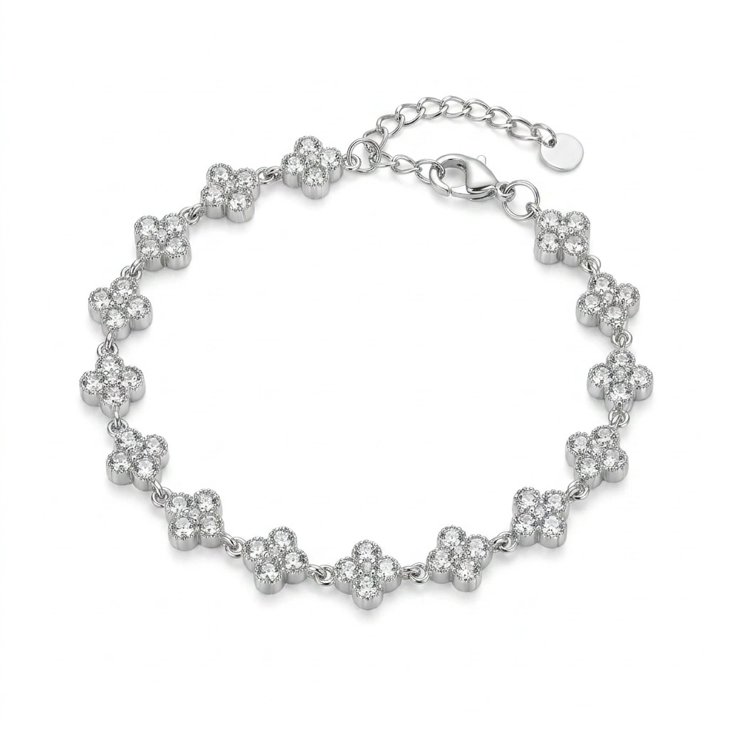 Bracelet en acier inoxydable couleur acier avec motif trèfle à quatre feuilles