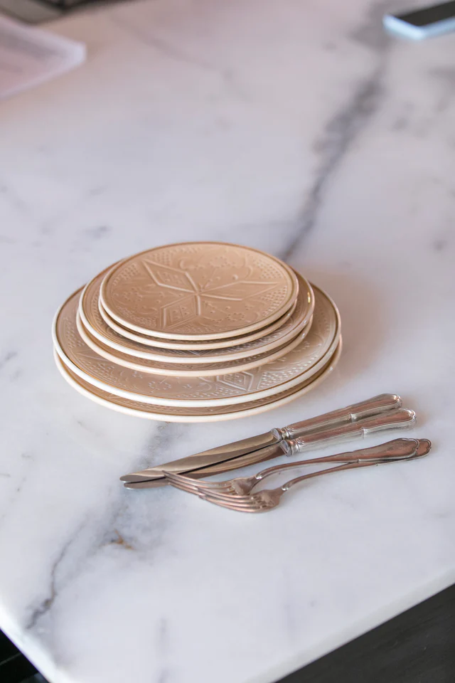 Assiettes Empreinte sahara gold