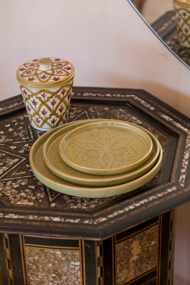 ✨ Empreinte Round Trays – Kaki & Gold ✨