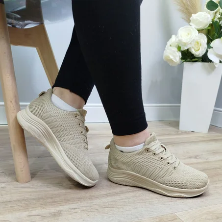 حذاء نسائي خفيف و مريح جودة عالية لاسومال لاكوم و طبي 100/100 مصمم خصيصًا لتلبية احتياجاتك اليومية. (copy)