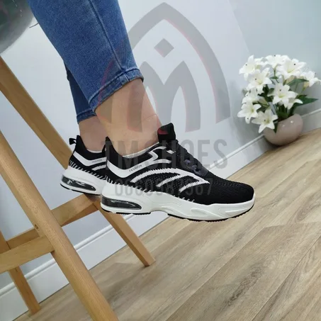 3 قدميك تستحقّ الراحة… مش أي راحة! 🌸 جربي الحذاء النسائي الطبي 100/100⭐⭐⭐