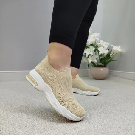 جديد حذاء نسائي كعب مخفي طبي 100/100 و خفيف😍