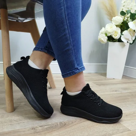 حذاء نسائي خفيف و مريح جودة عالية لاسومال لاكوم و طبي 100/100 مصمم خصيصًا لتلبية احتياجاتك اليومية.