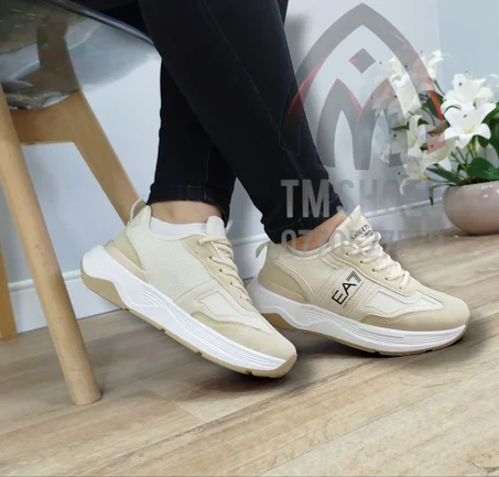 🌟 راحة وأناقة في كل خطوة معEA7 Emporio Armani