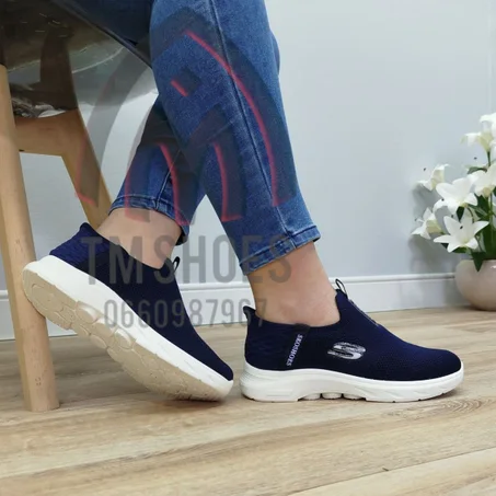 2  مع حذاء Skechers الطبي للنساء، ما تحسي لا بالتعب لا بالضغط.
