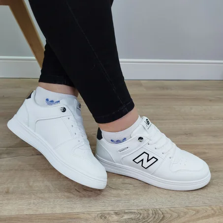 1 ✨حذاء بنات مودال من علامة New Balance ⭐⭐⭐⭐ ✨