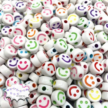 100 White Smileys