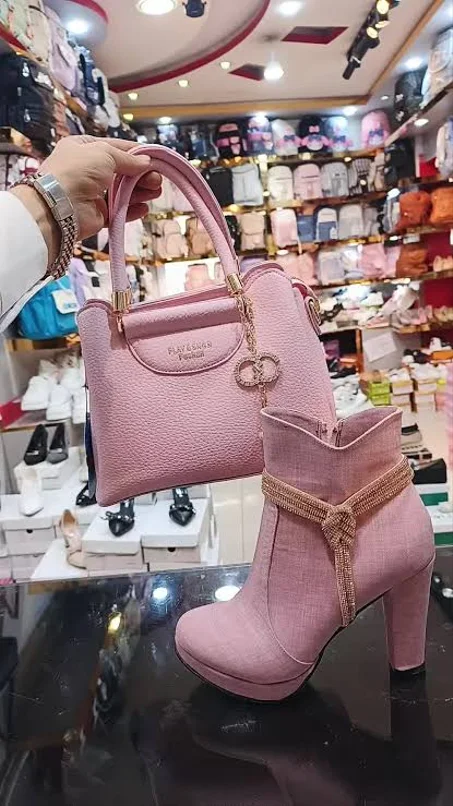 أحذية وحقائب