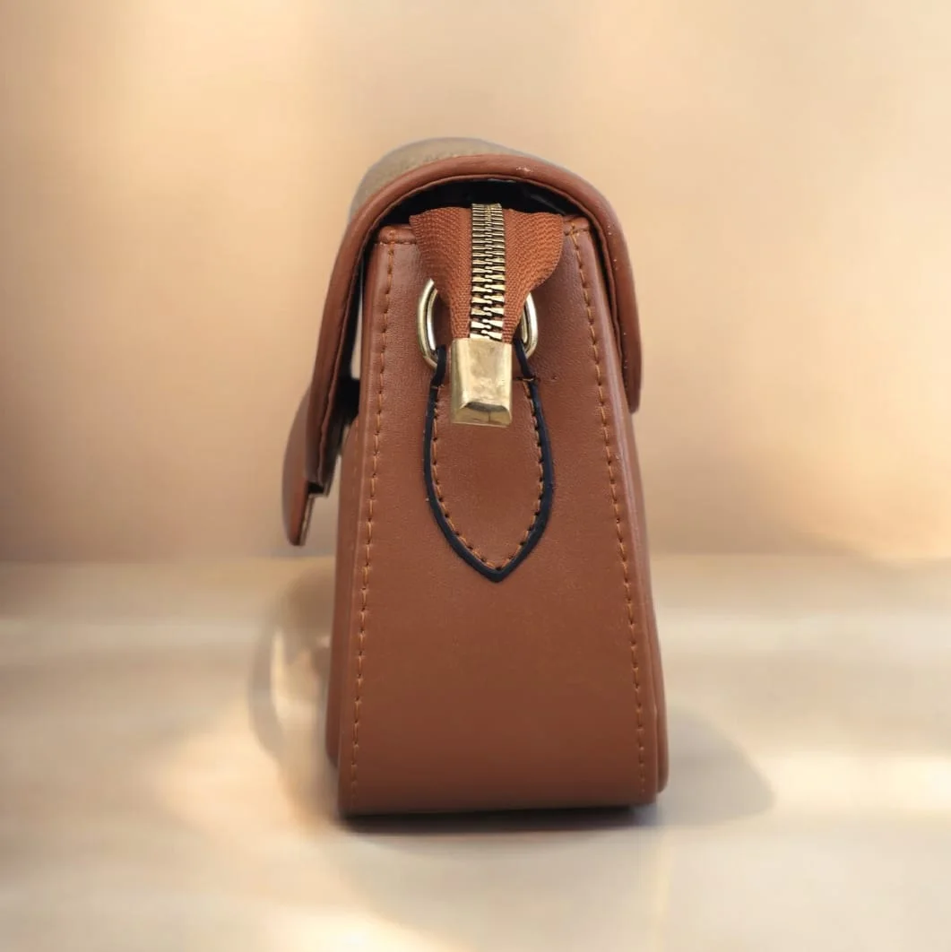 👜✨حقيبة يد نسائية أنيقة بلون بني – تصميم عصري بلمسة طبيعية
