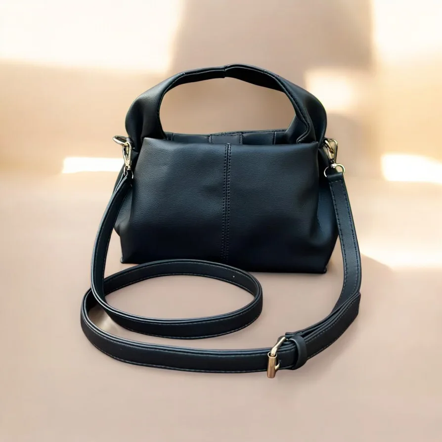 حقيبة يد نسائية POLENE أناقة يومية لا تقاوم. 🖤