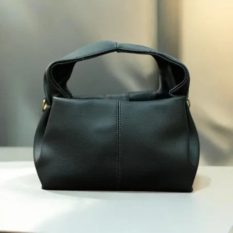 حقيبة يد نسائية POLENE أناقة يومية لا تقاوم. 🖤