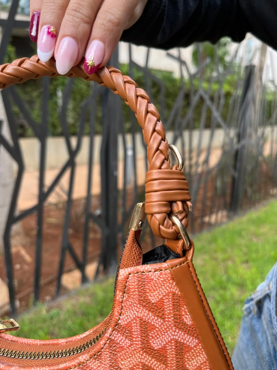 حقيبة يد نسائية فاخرة