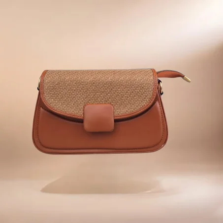👜✨حقيبة يد نسائية أنيقة بلون بني – تصميم عصري بلمسة طبيعية