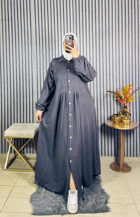 ✨ كسوة راقية وعملية ✨ كتجي بطراز أنيق وبأزرار من الصدف اللي كيعطيوها لمسة فخمة 💎 الثوب من فودان مشرط بجودة عالية ومريح فاللبس 👌