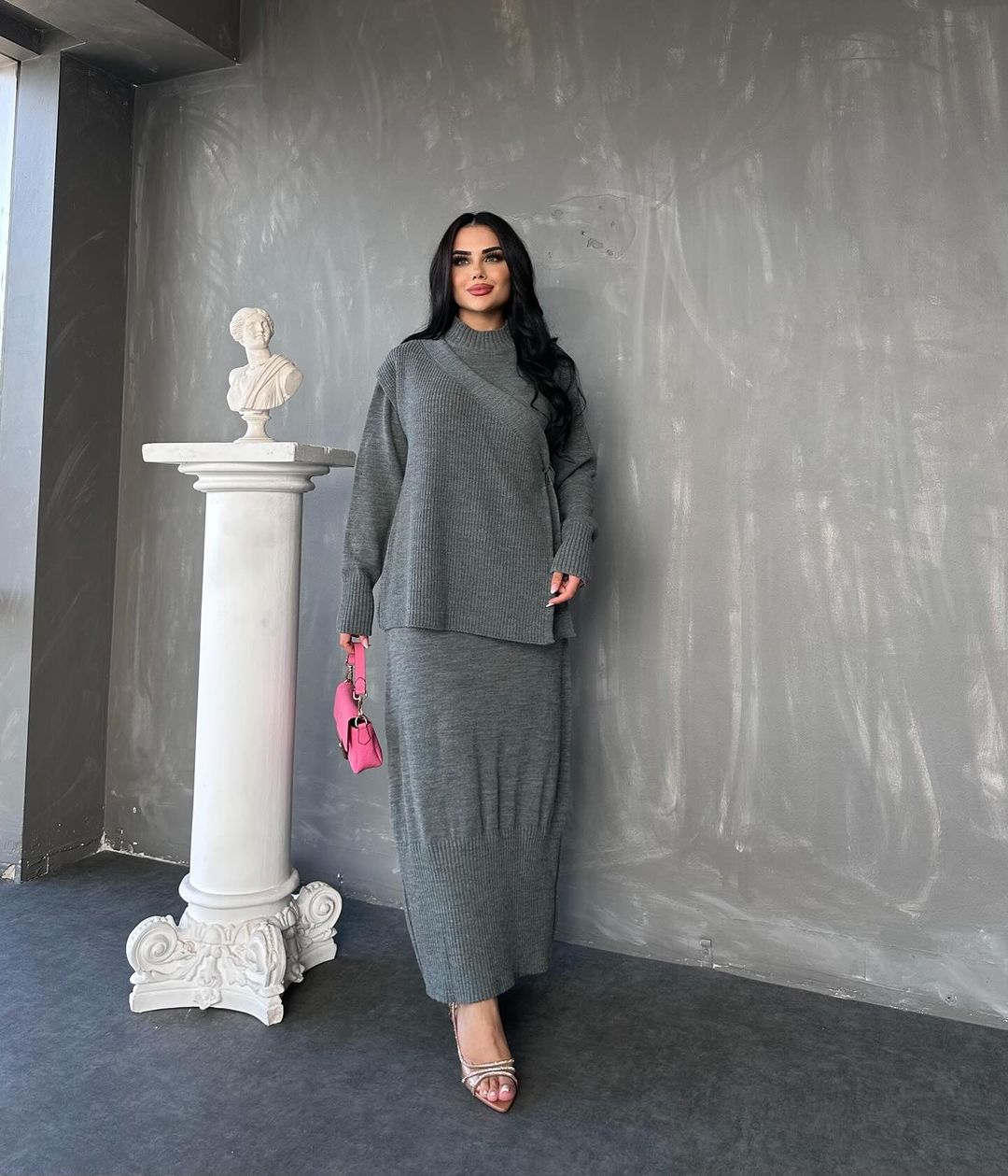 طقم الدفء الأنيق: سر جاذبية المحتشمة العصرية