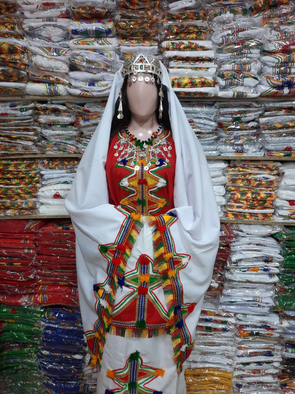 التاج والعراقة – الزي الأمازيغي النادر الكامل