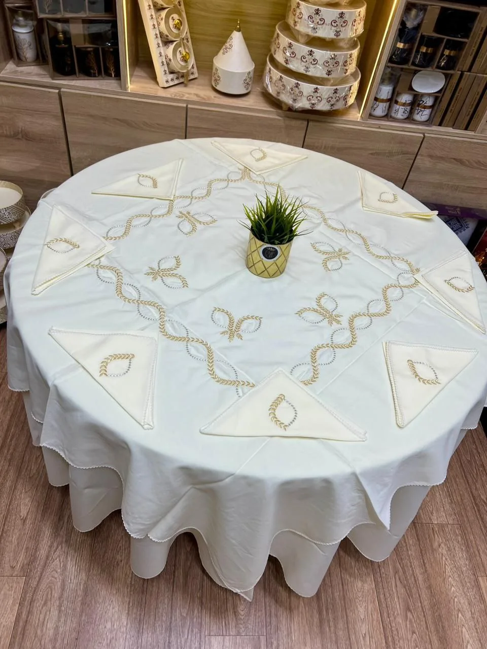 لاناب الميدة 1er كاليتي صم خدمة نقية + 8 سربيتة 📌 قياس لاناب : 1.50 / 1.50 📌قياس السرابت : 45 × 45