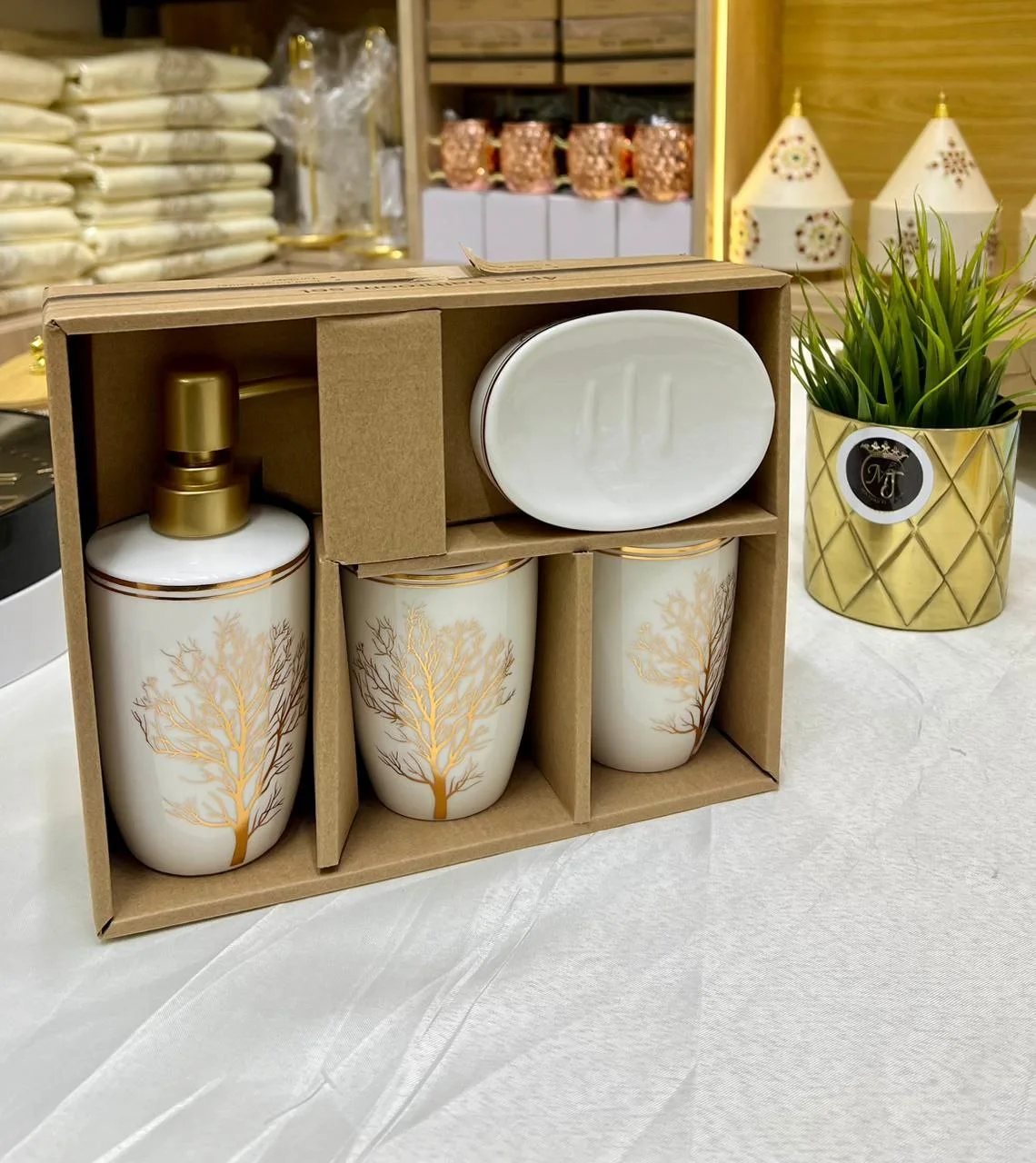 جديد طقم إكسسوارات الحمّام الفاخر بتصميم أنيق