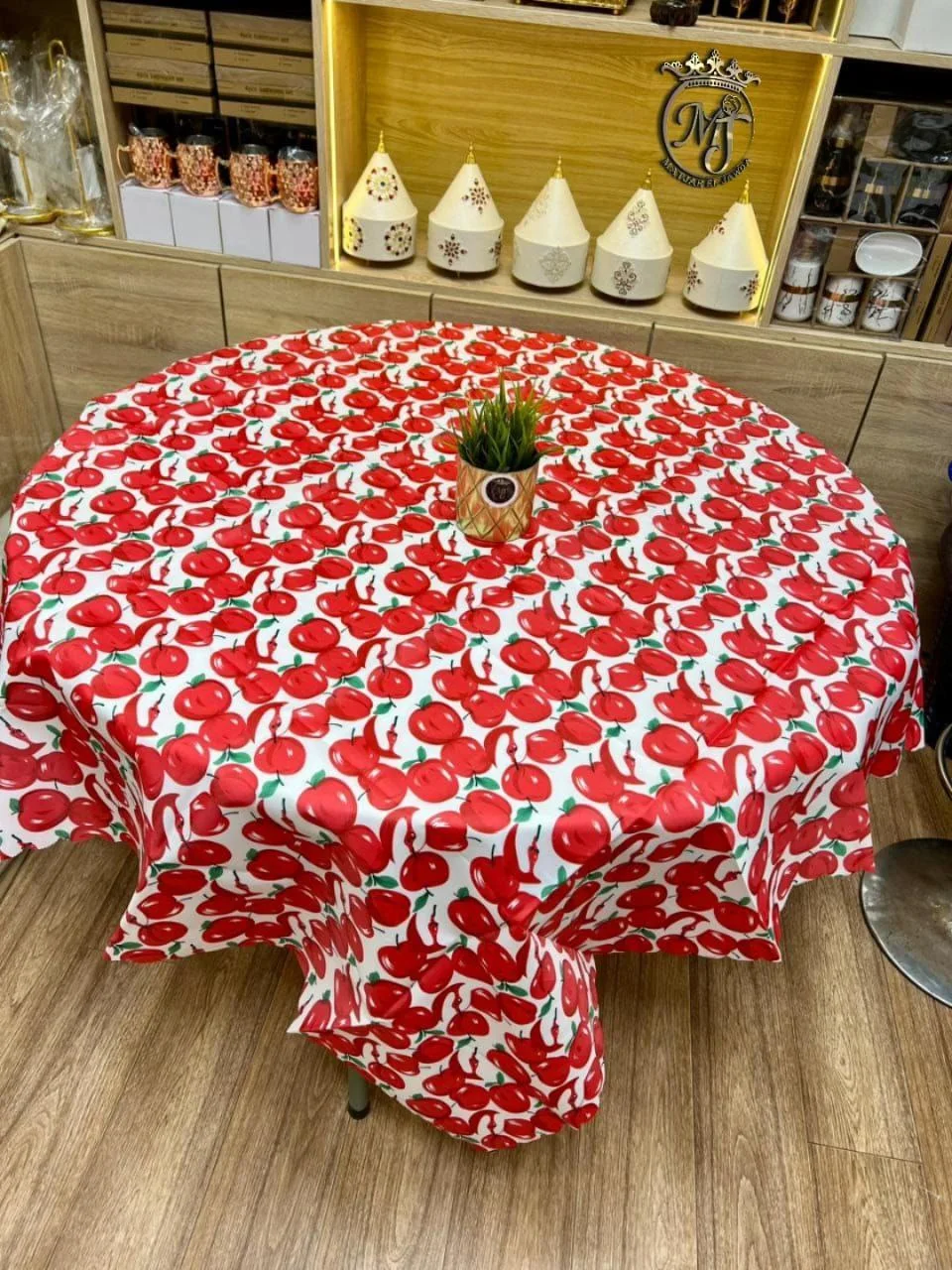 مفرش طاولة مضاد للماء… ألوان زاهية تفتح الشهية و تضيف حياة لمائدتك