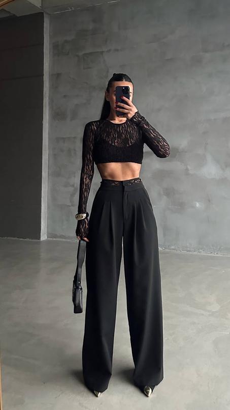 Pantalon avec détail en dentelle