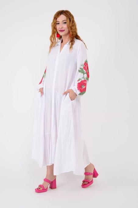 Robe longue brodée taille standard