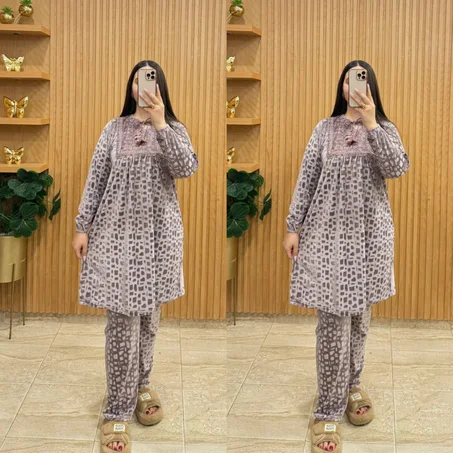 جدييييد والحصري   جبادور مبرة مضوبلة    محفرة أنيقة وهماوية  تصميم راقي ومميز، يجمع بين الدفء والأناقة، مثالي لفصل الخريف والشتاء.  جودة عالية وخياطة متقونة