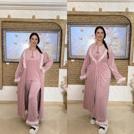 الجديييييد سيدتي  تألقي في حلة جديييدة طقم بيجامة  فورير متكون من  3 قطع  موضيل أكتر أكتر من رائع  بنوار حزام + بيجامة 2بياس رائعة جدا  خامة التوب عالية  الجودة توب إسلوند مضوبل