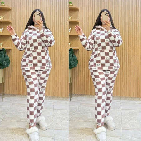 الجديييييييد سيدتي  بيجامة  جد جد راقية  شتوية تناسب فصل الخريف وشتاء  خامة التوب كانيش من النوع الممتاز