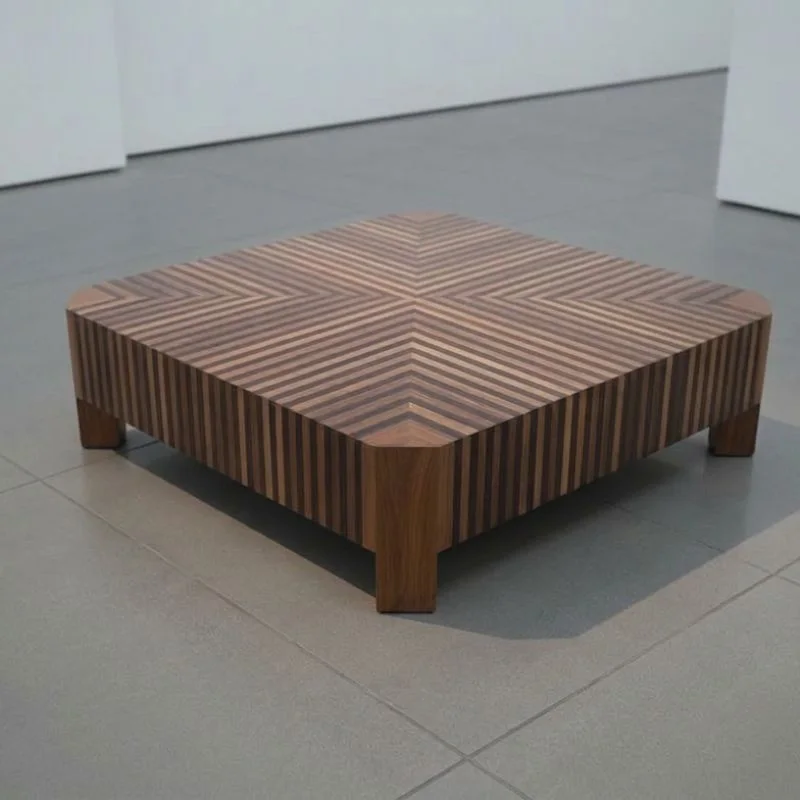 Table Artisanal en Bois de Noyer