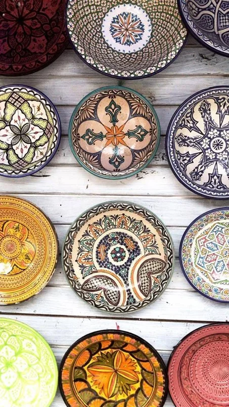 طبق من الفخار