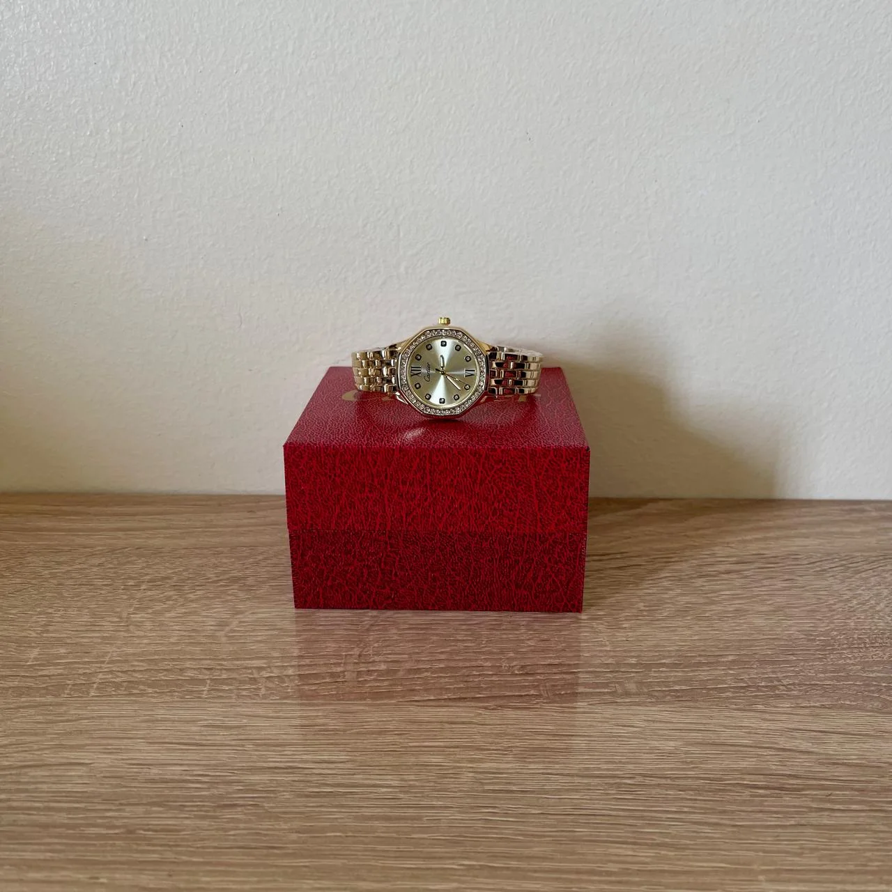 Cartier Femme Dorée Sertie Élégance