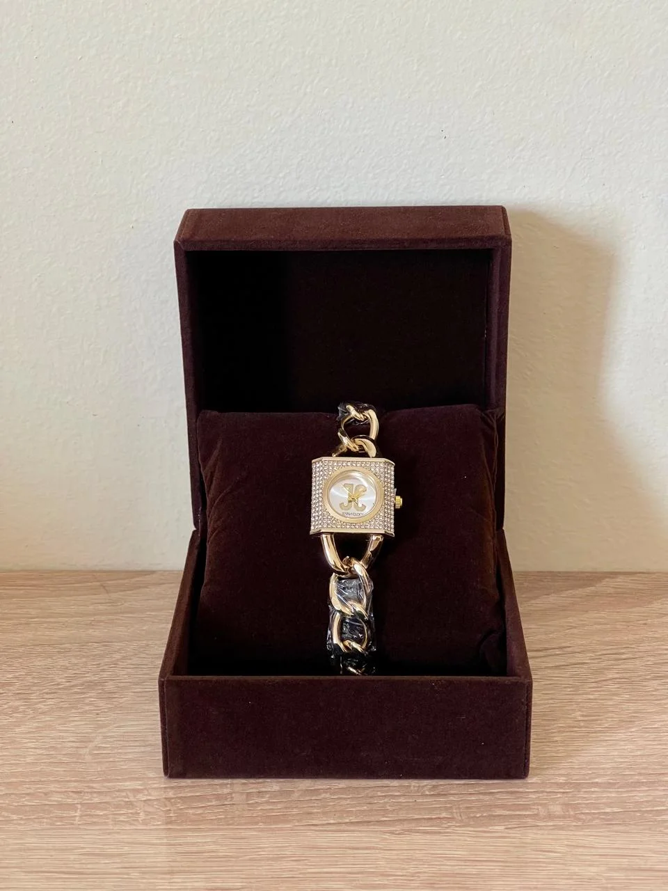 Jenna Lock – Montre Bijou Dorée