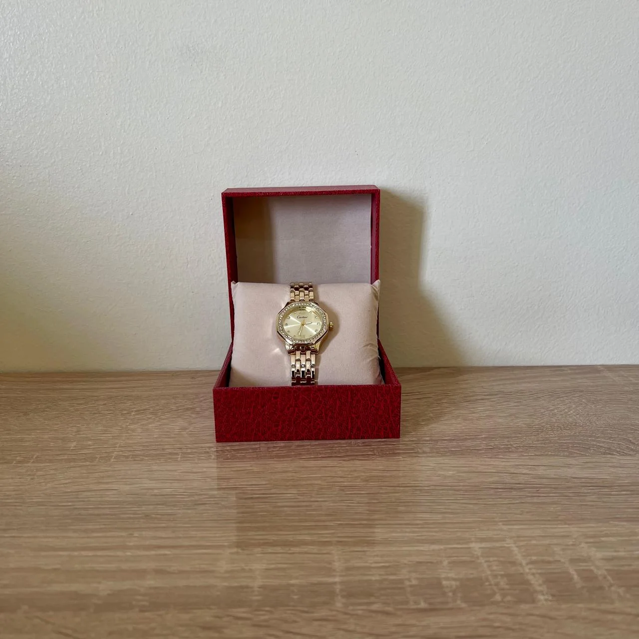 Cartier Femme Dorée Sertie Élégance