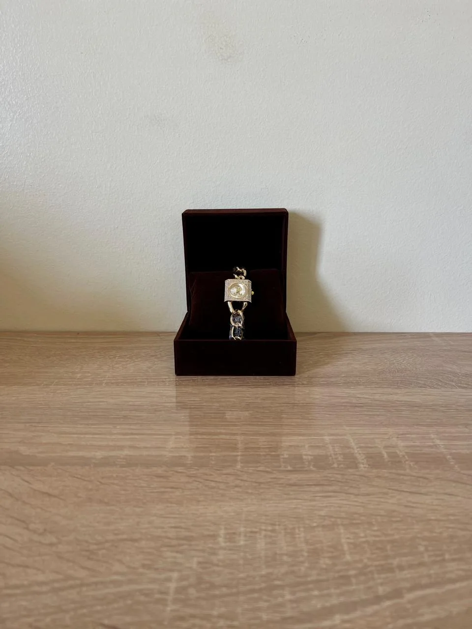 Jenna Lock – Montre Bijou Dorée