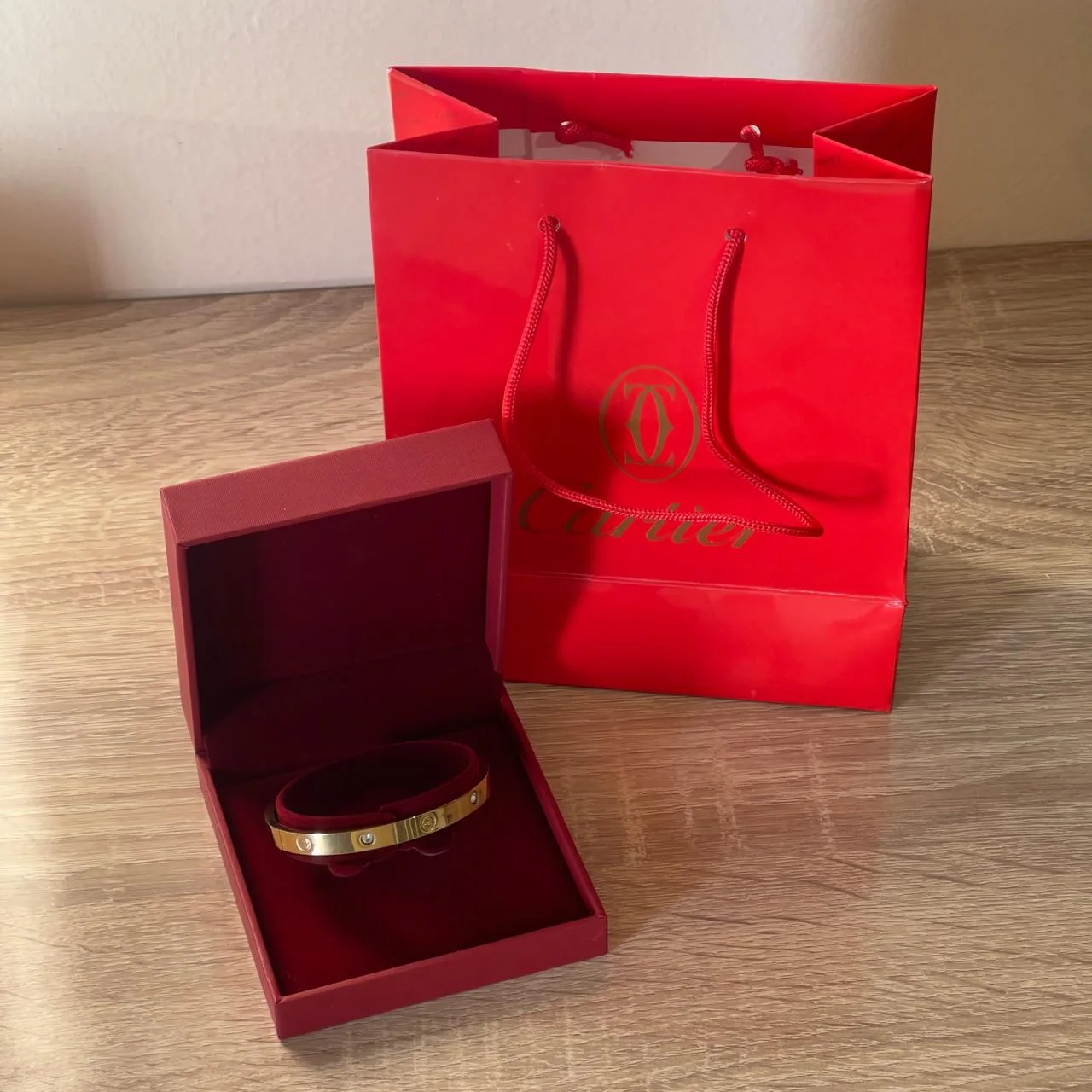 BRACELET CARTIER AVEC PACKAGING